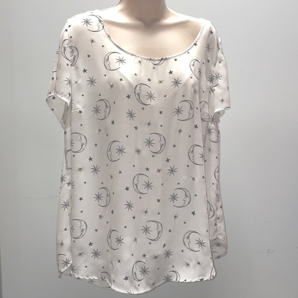 Torrid sz 1 moon and stars blouse